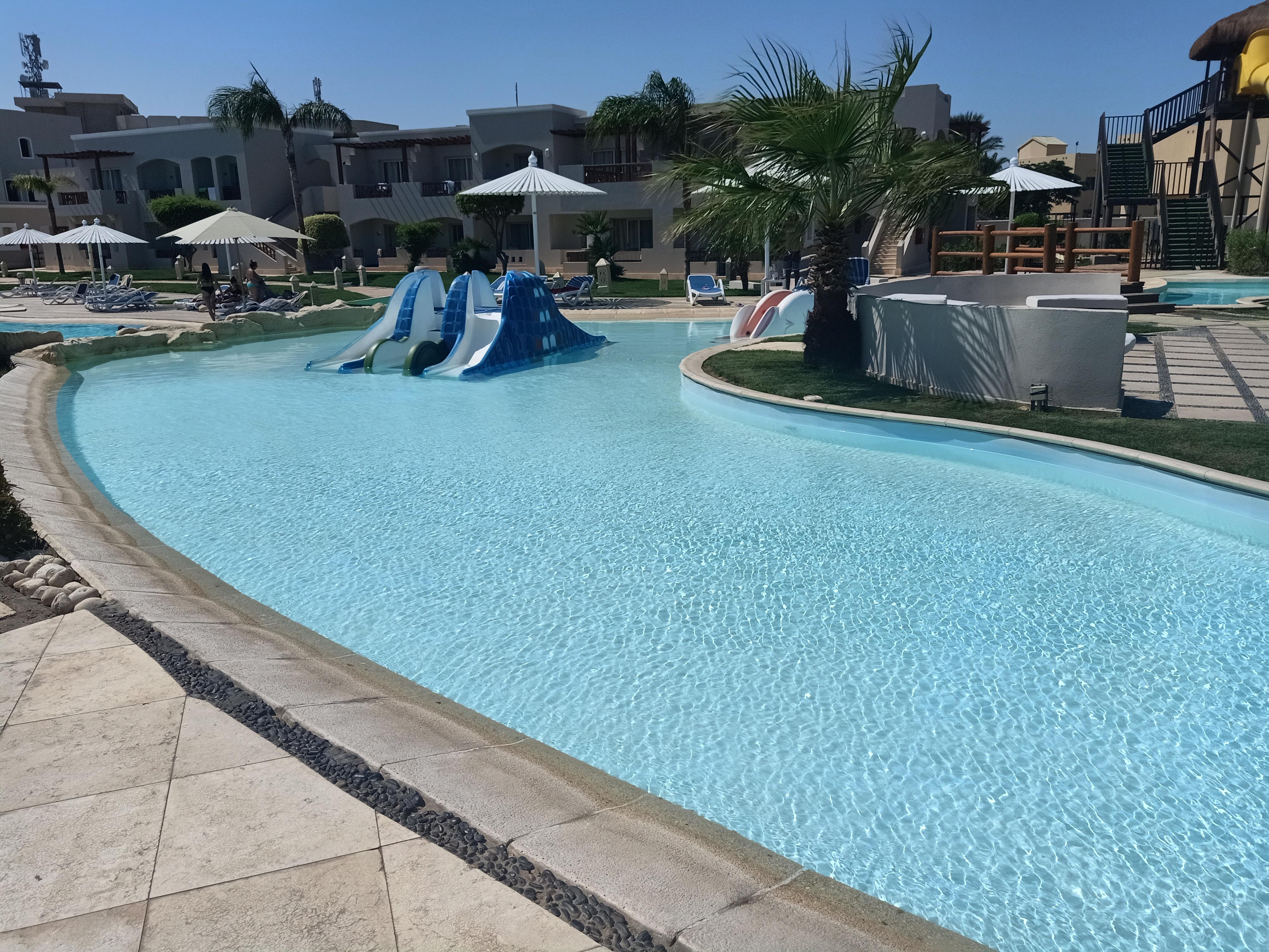 Jaz Elite Casa Del Mar Beach Hurghada Exterior foto The swimming pool at the resort