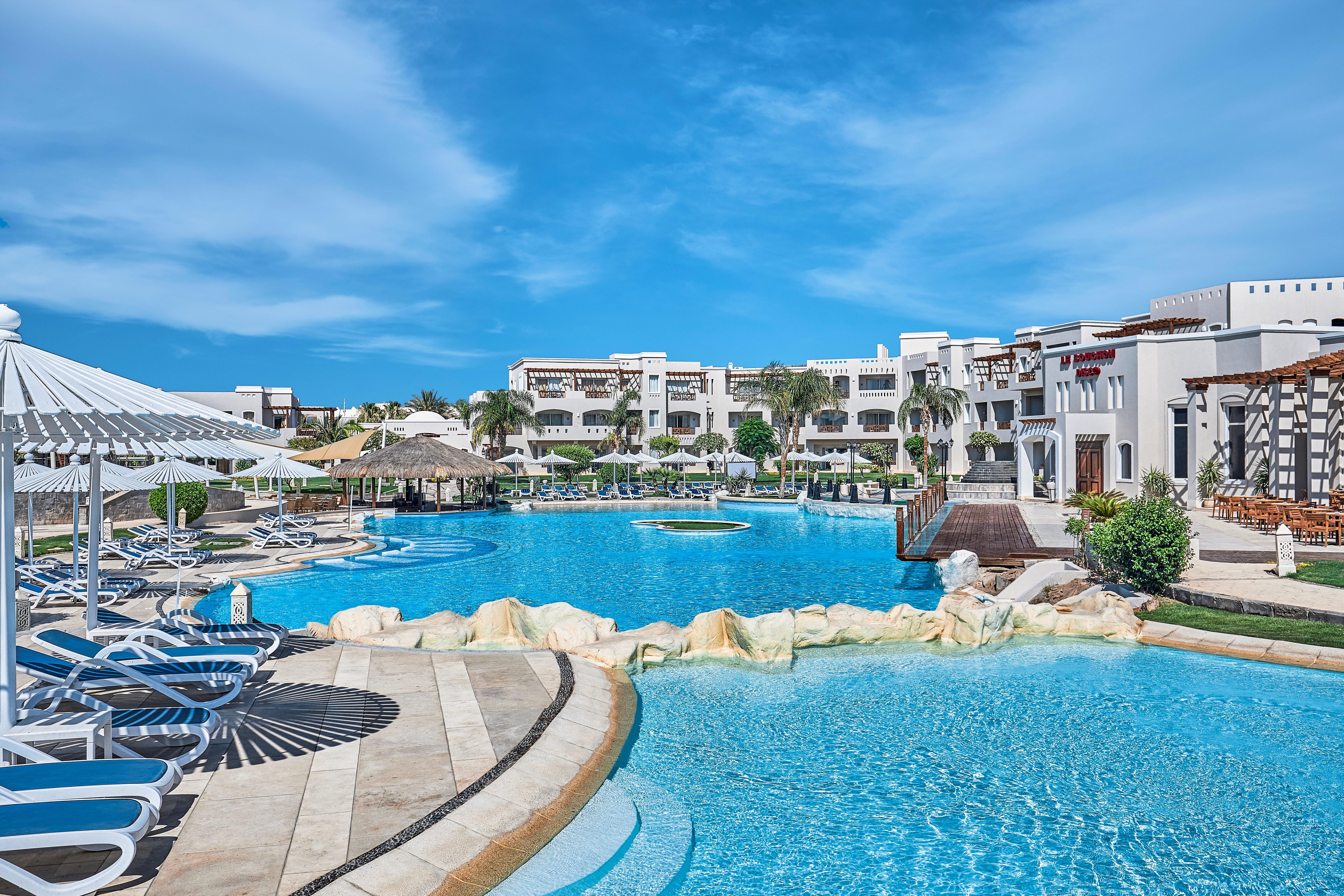 Jaz Elite Casa Del Mar Beach Hurghada Exterior foto The resort's main pool