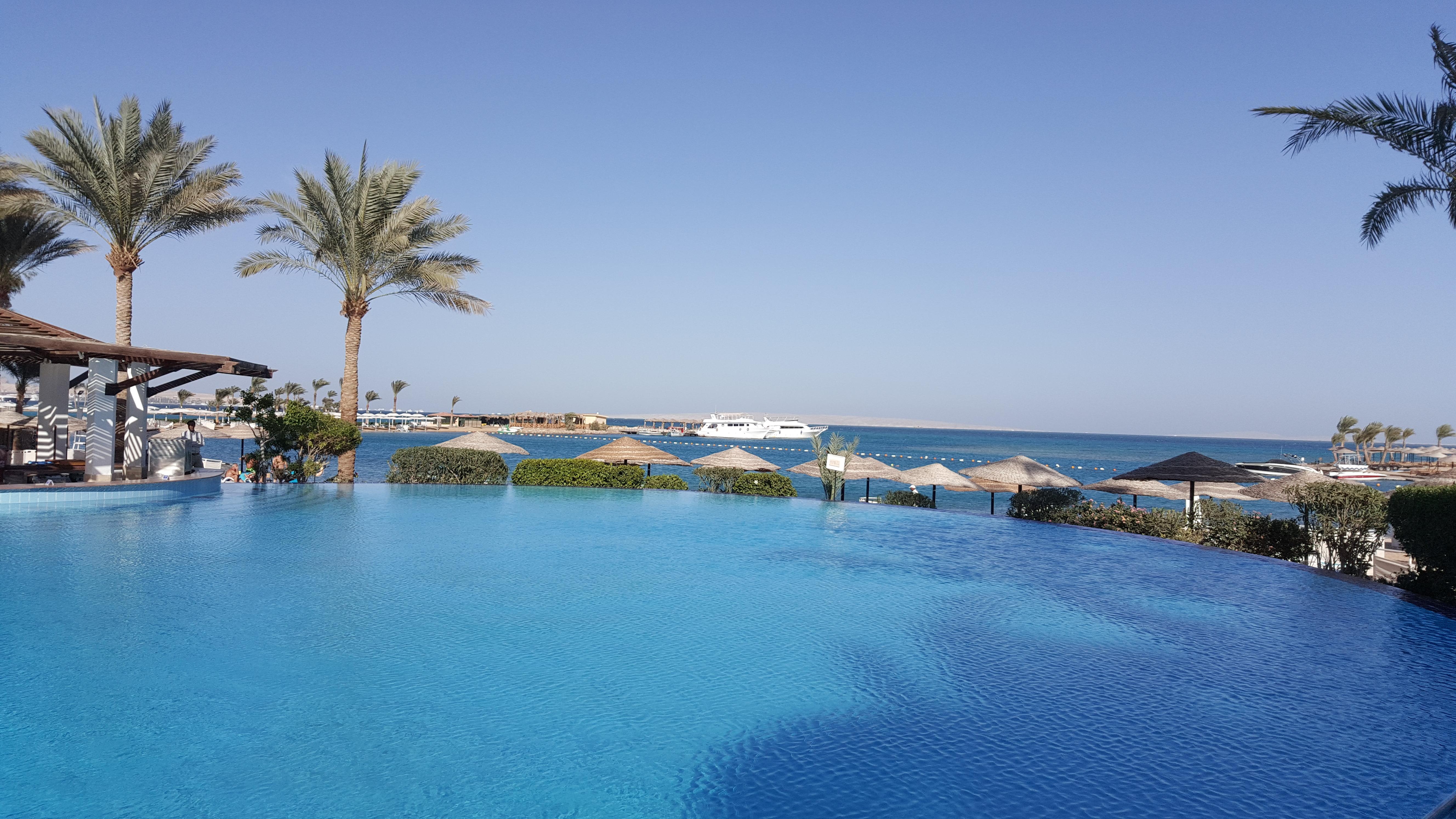 Jaz Elite Casa Del Mar Beach Hurghada Exterior foto View of the Red Sea from the Hilton Sharm El Sheikh